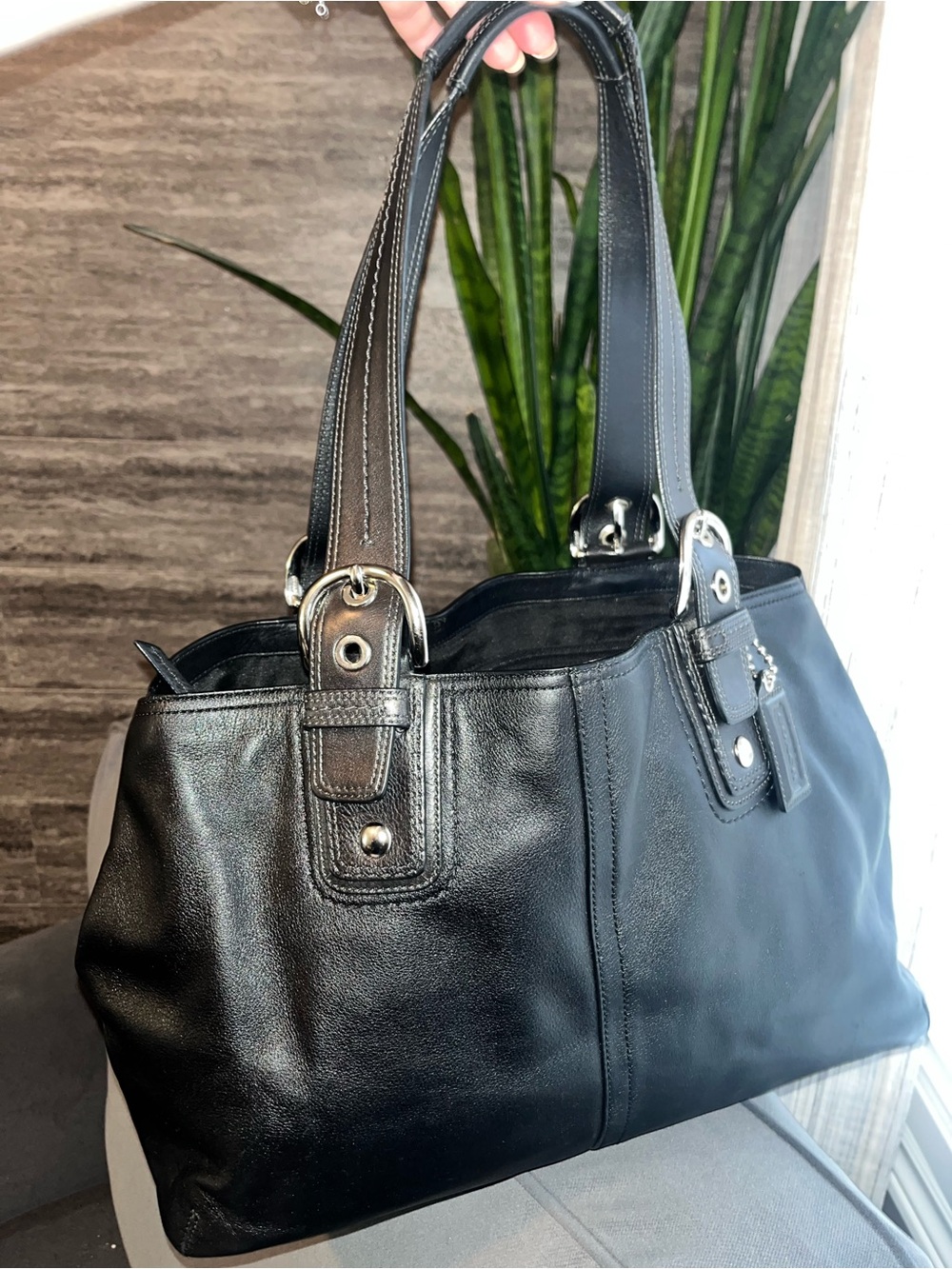 Coach Soho XL Expandable Leather Tote Shoulder Bag Black Leather authentic 16.5”